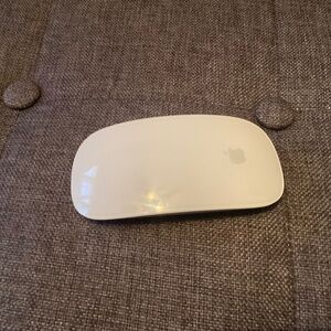 Apple magic mouse 1st gen (authentic)
